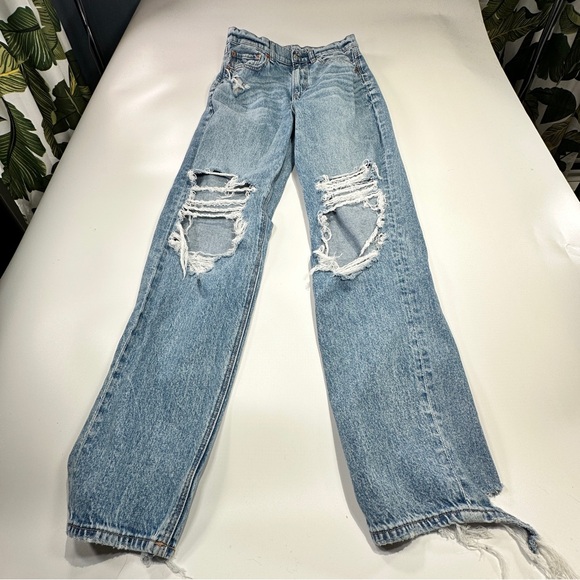 American Eagle Baggy Straight Distressed Jeans Highest Rise Size 4 - Picture 2 of 13